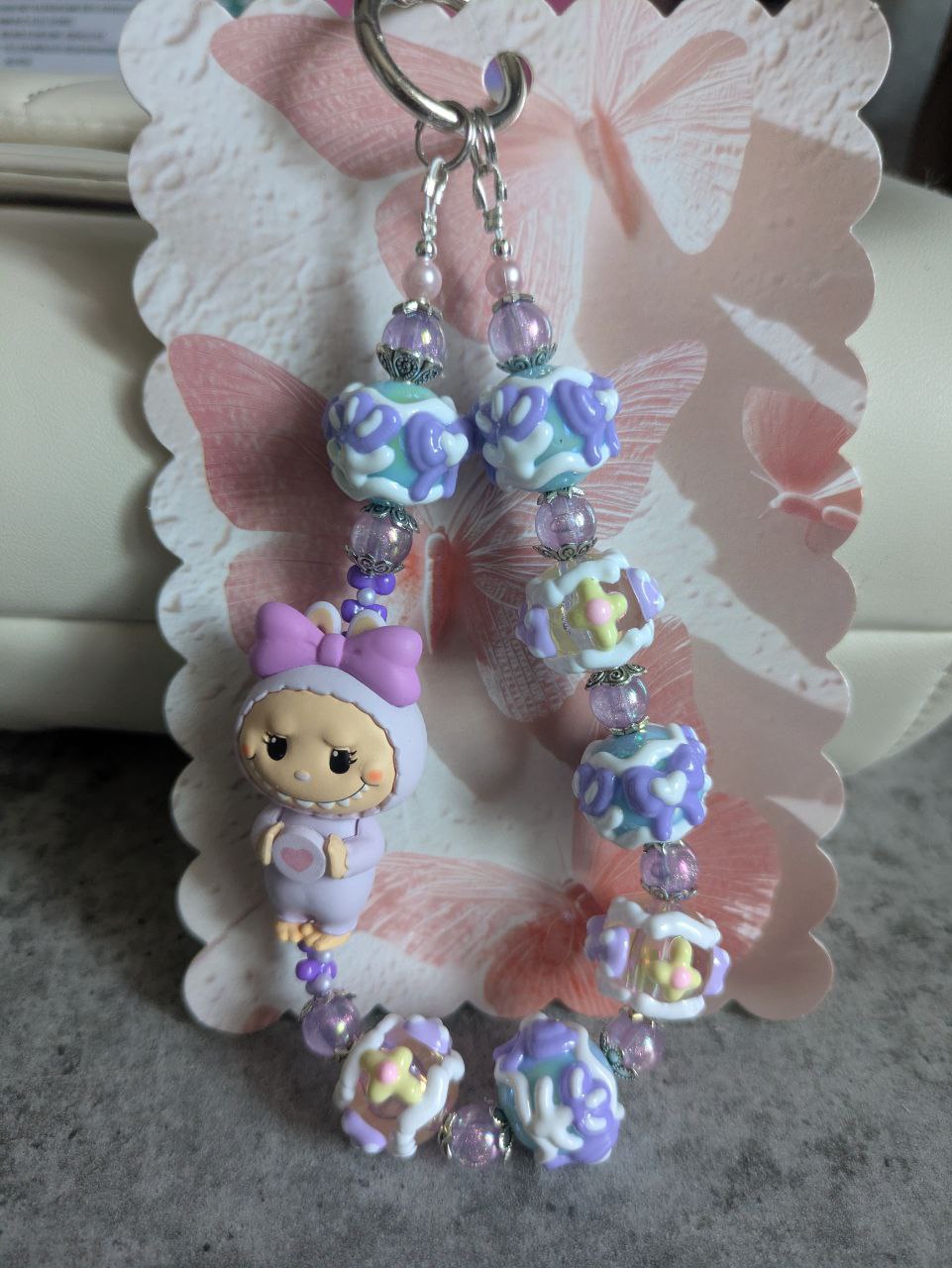 Lila Labubu Design Handykette & Taschenanhänger: Der süße kleine Anhänger