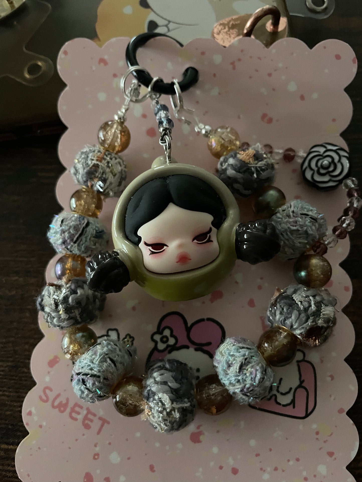 SkullPanda braun Design Handykette & Taschenanhänger: Der süße kleine Anhänger