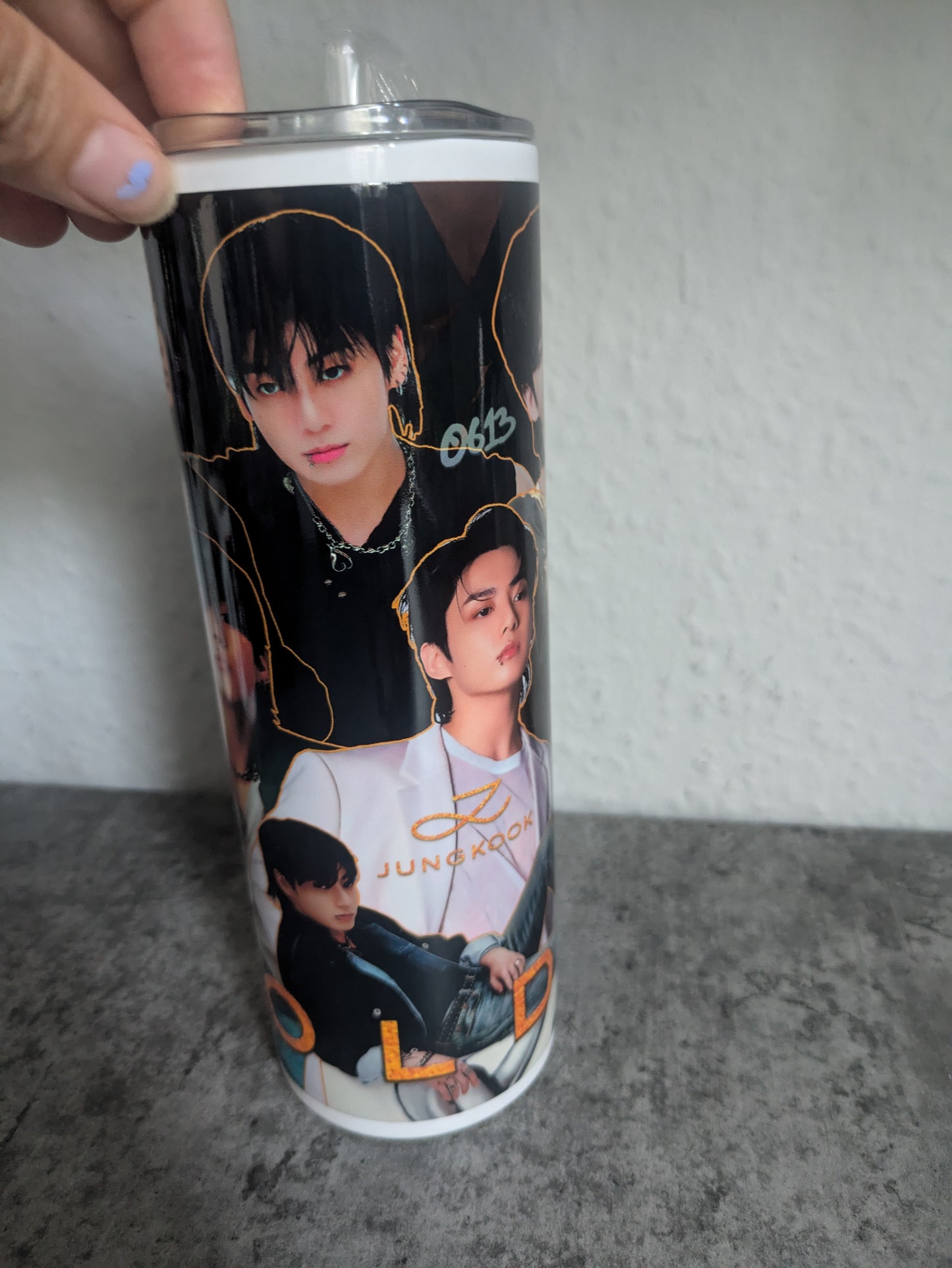 BTS Jungkook Tumbler, Trinkflasche Edelstahl K-Pop, Perfekt für den Sommer und Winter!