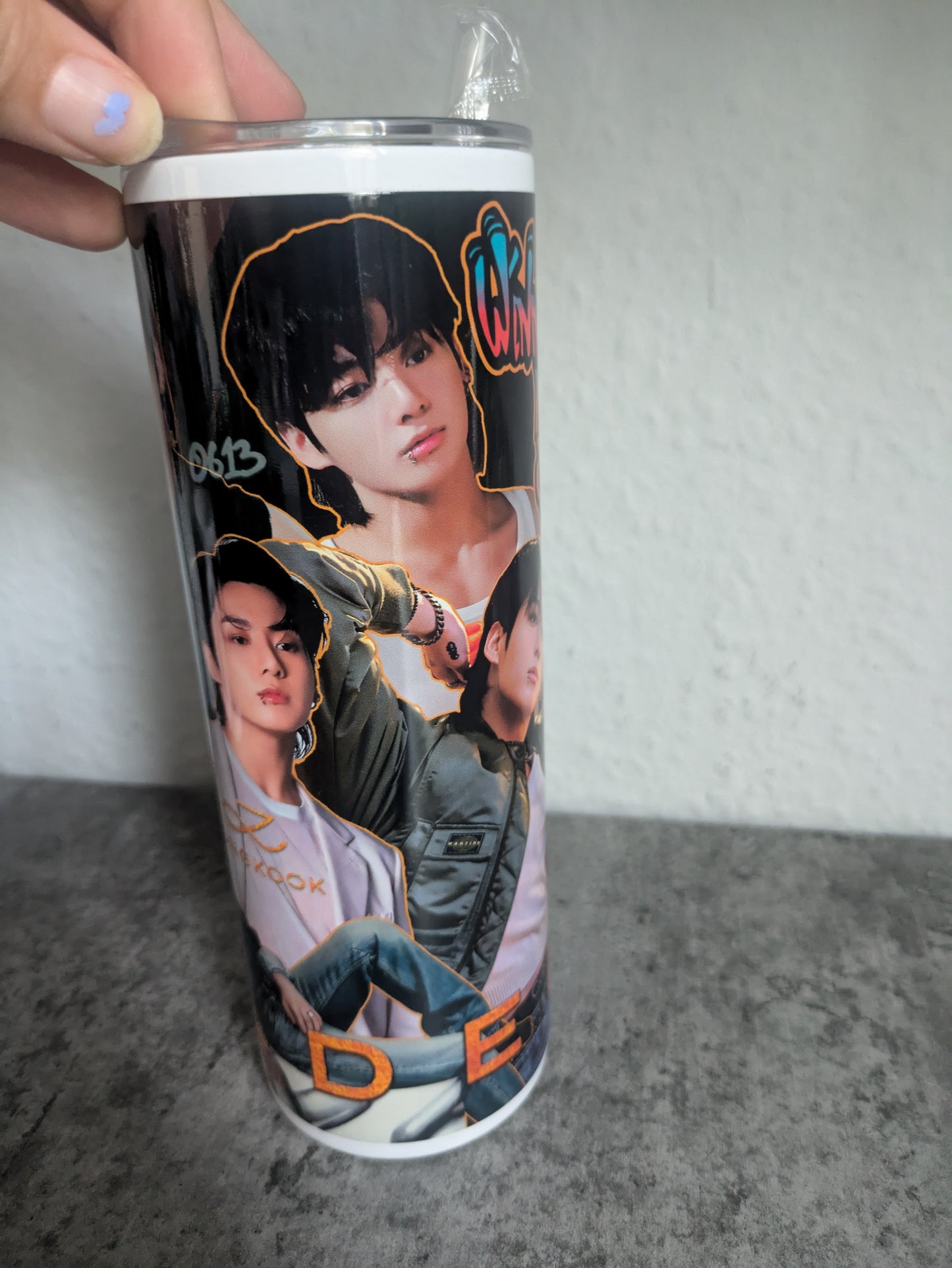 BTS Jungkook Tumbler, Trinkflasche Edelstahl K-Pop, Perfekt für den Sommer und Winter!