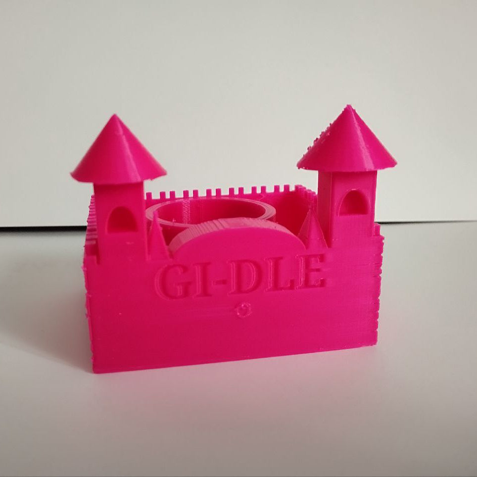 (G)I-DLE Lightstick Holder – K-Pop Fanmade Geschenkidee