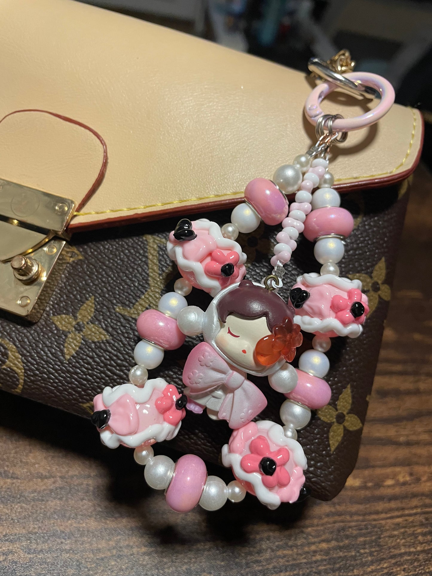 SkullPanda Design  Rosa Design Handykette & Taschenanhänger: Der süße kleine Anhänger