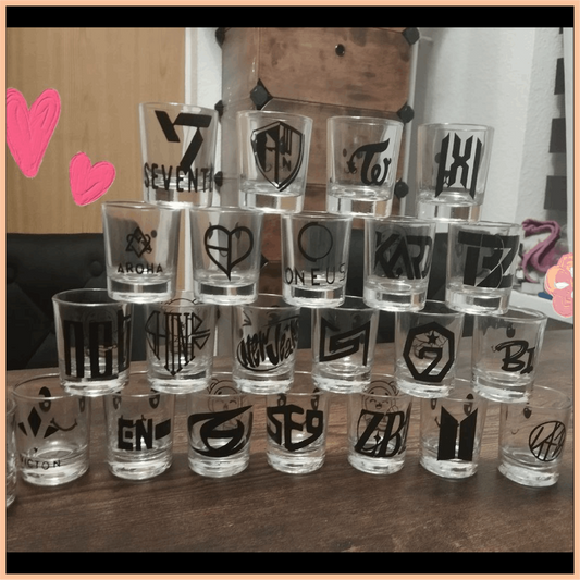 Kpop Soju Glas mit Kawaii Gesichtern & Handmade Vinyl Sticker