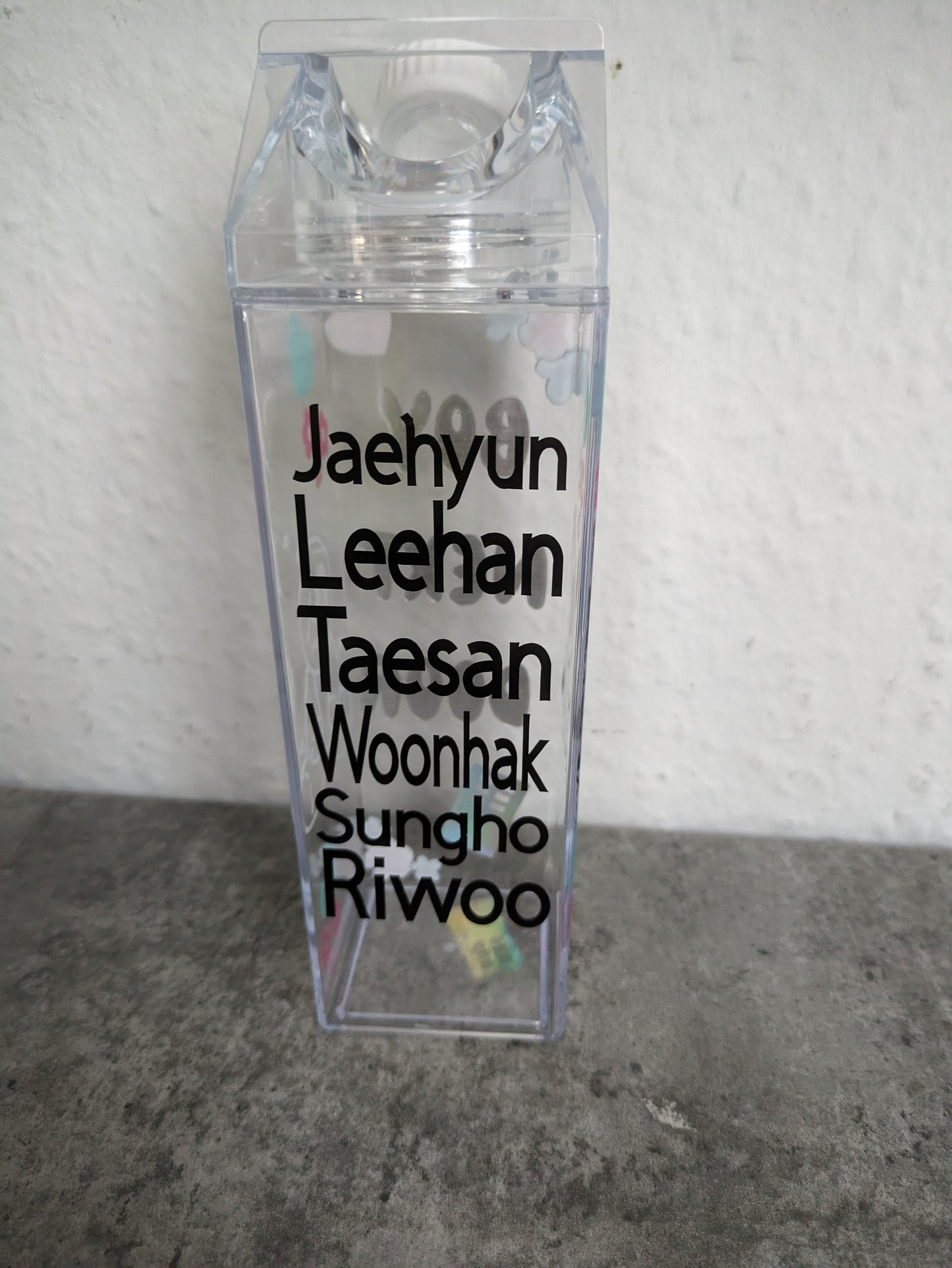 K-Pop Drinks Container - Drinking Bottle 500ml, Ateez, BTS, Straykids, Seventeen, Oneus