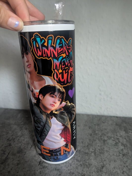 BTS Jungkook Tumbler, Trinkflasche Edelstahl K-Pop, Perfekt für den Sommer und Winter!